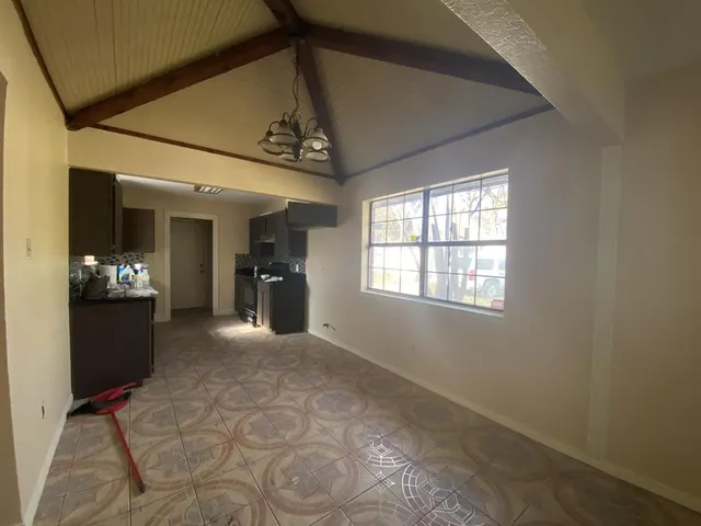 $1,900 | 724 North Elm Street, Lancaster, TX 75146