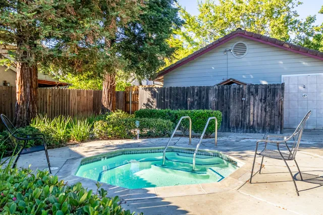 $285,000 | 4840 Dover Lane, Unit 406, Sacramento, CA 95842