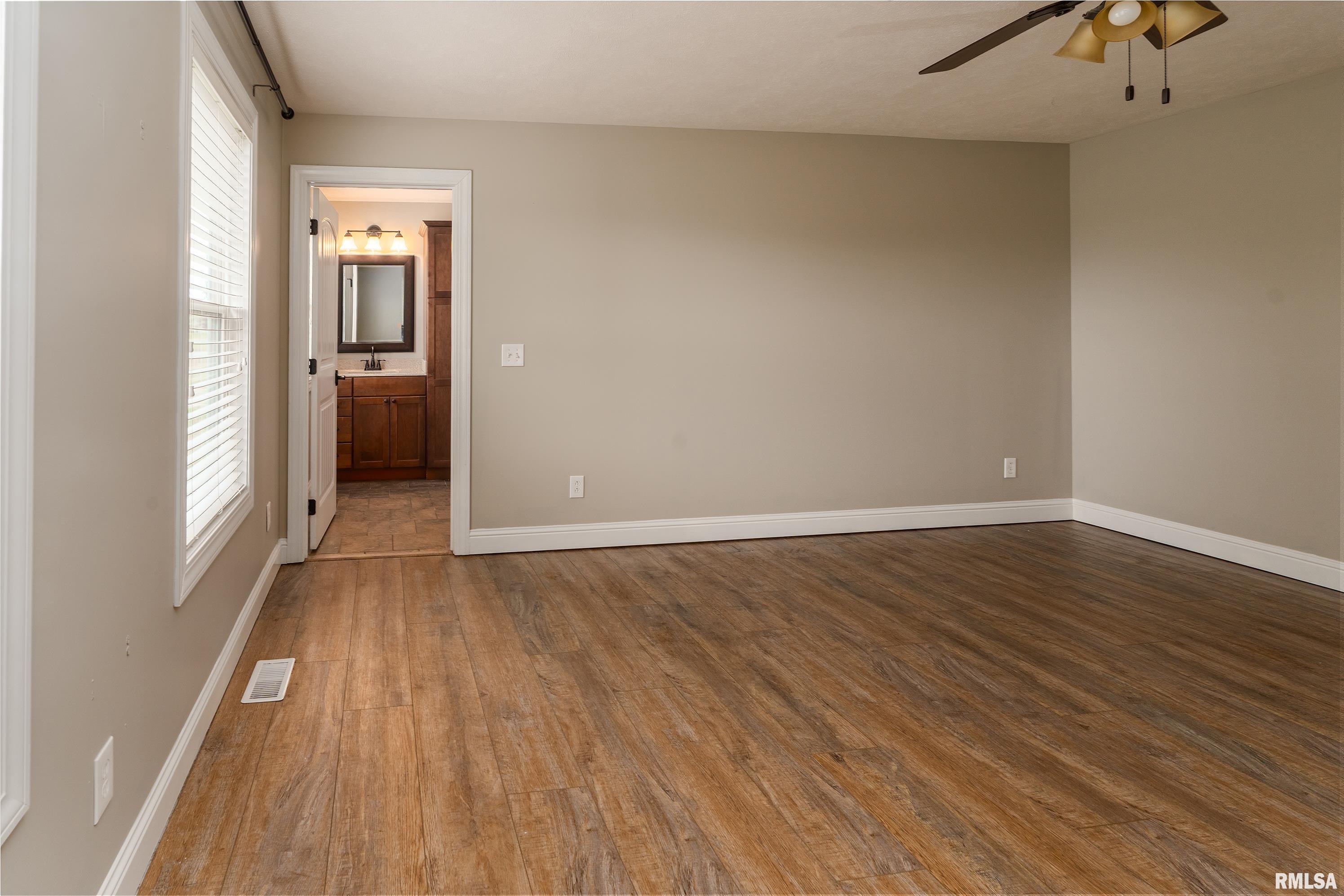 15687 Jadin Road Marion, IL 62959 - Photo 15 of 39 Gallery Image 15