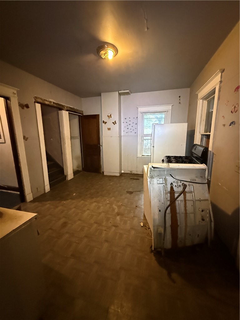 330 Ave B Rochester, NY 14621 - Photo 4 of 10