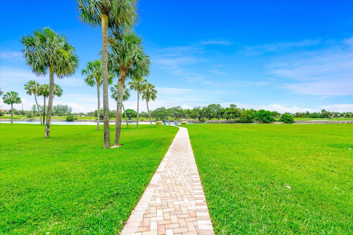 336 Golfview Road, Unit 1009 North Palm Beach, FL 33408 - Photo 27 of 39 Community Greenspace