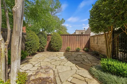 $825,000 | 6152 Stapleford Circle, Dallas, TX 75252