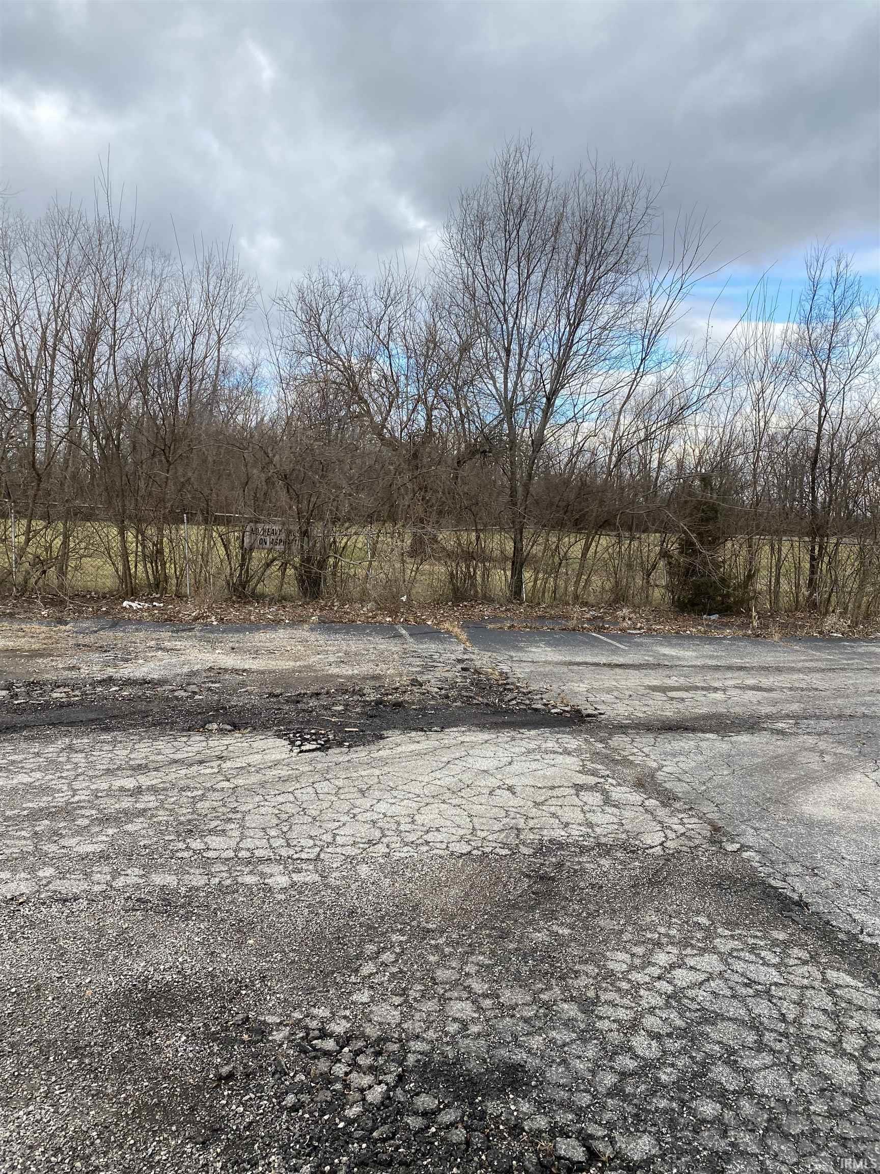 7.9 South Ac S Meeker Muncie, IN 47302 - Photo 2 of 4