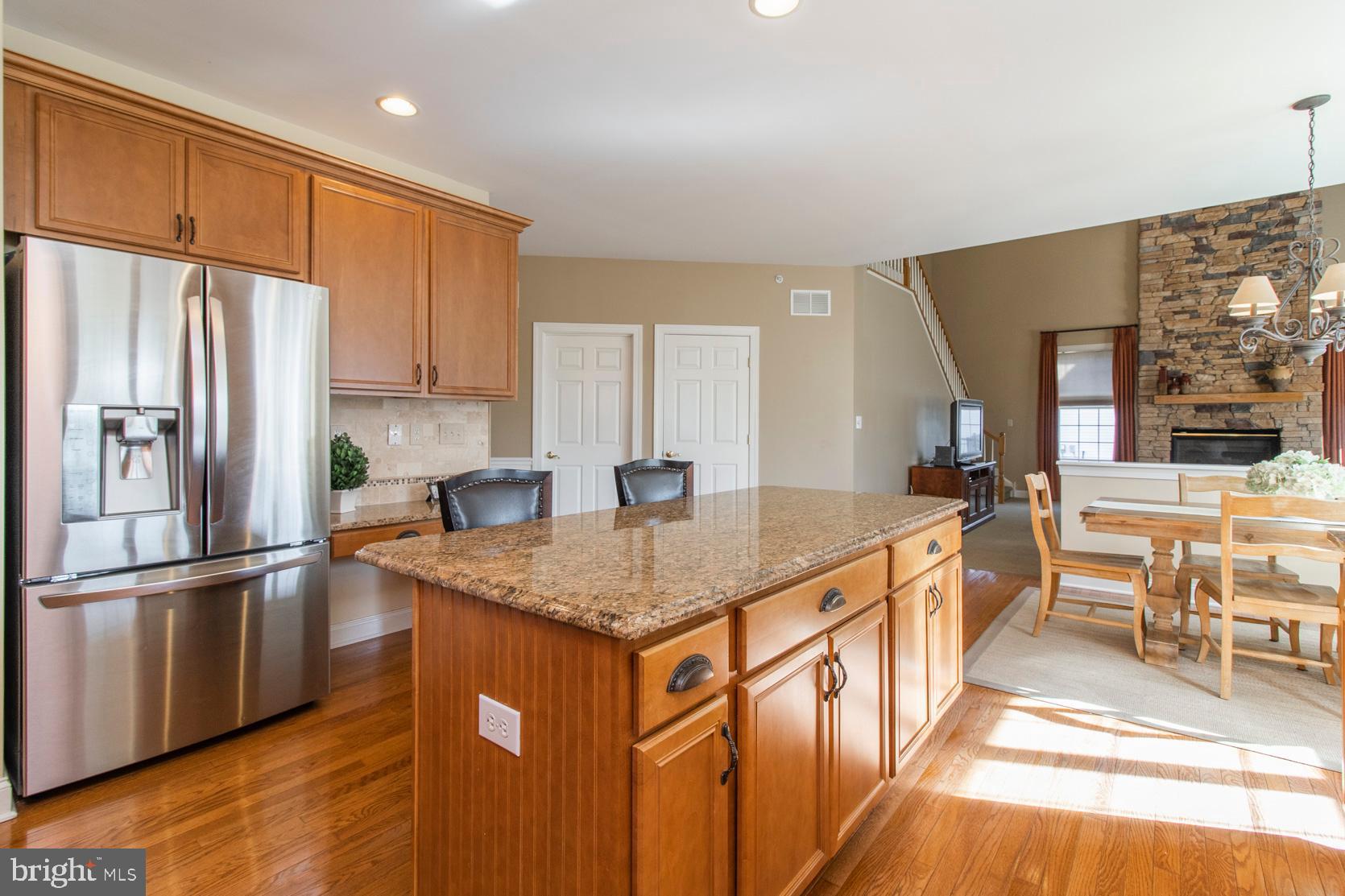 2080 Lincolnshire Road Furlong, PA 18925 - Photo 15 of 62 Kitchen with Yorktowne Maple cabinets