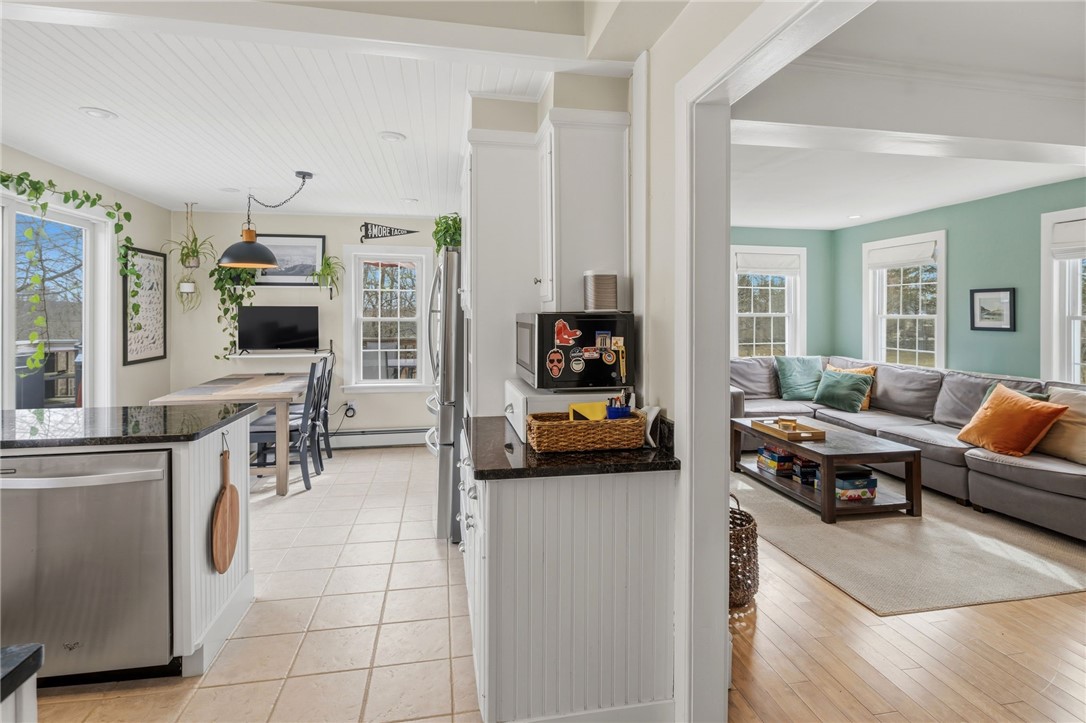 211 Chase Hill Road Hopkinton, RI 02804 - Photo 20 of 50