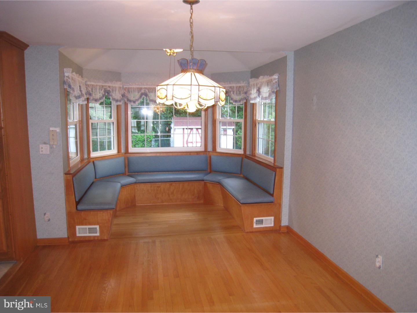 42 Saratoga Road Stratford, NJ 08084 - Photo 4 of 24