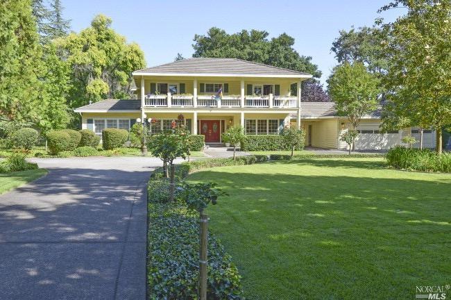 1811 McKinley Road Napa, CA 94558 - Photo 1 of 1 Grand circular entrance