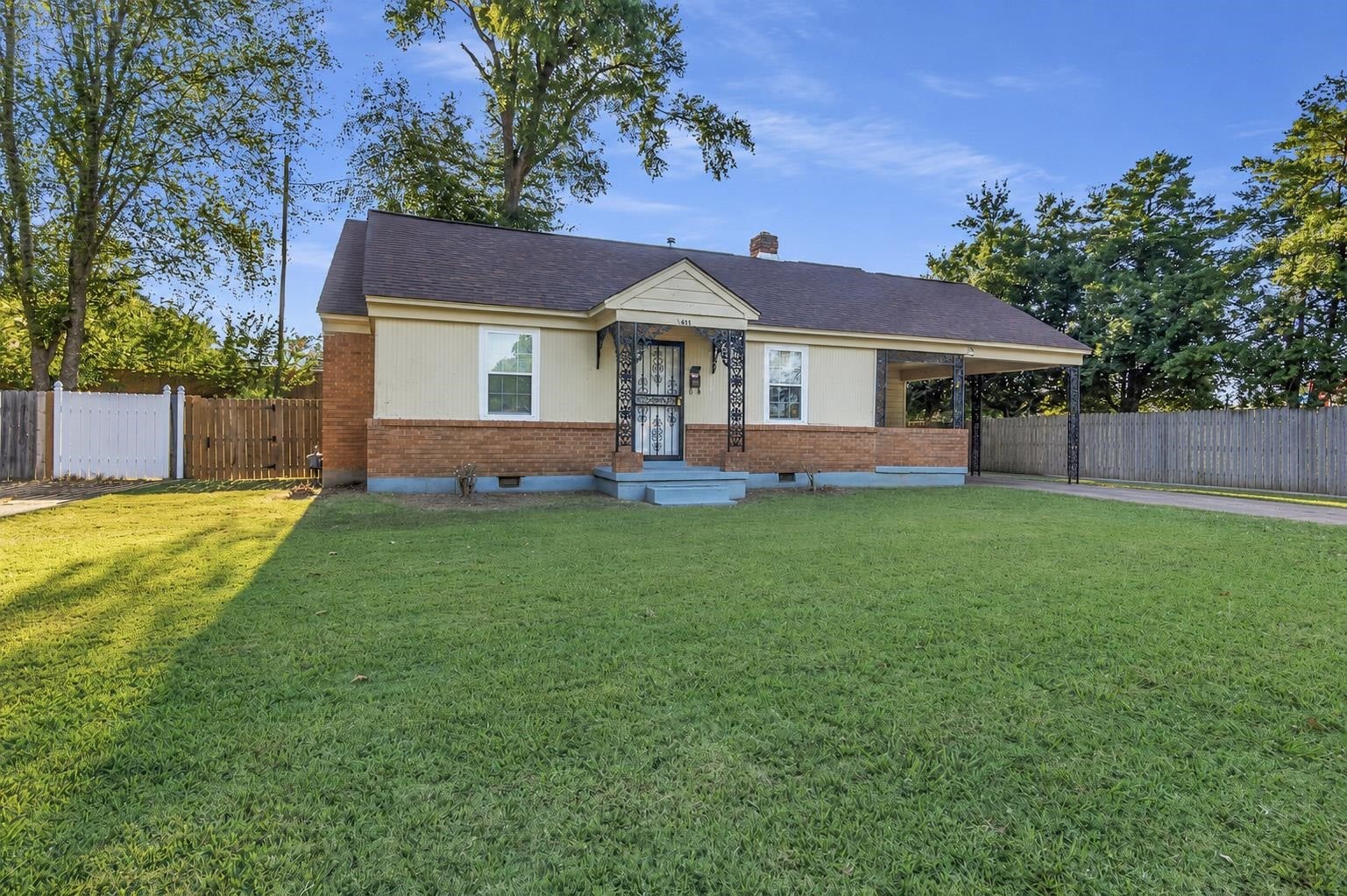 611 Waring Road Memphis, TN 38122 - Photo 2 of 23 Gallery Image 2