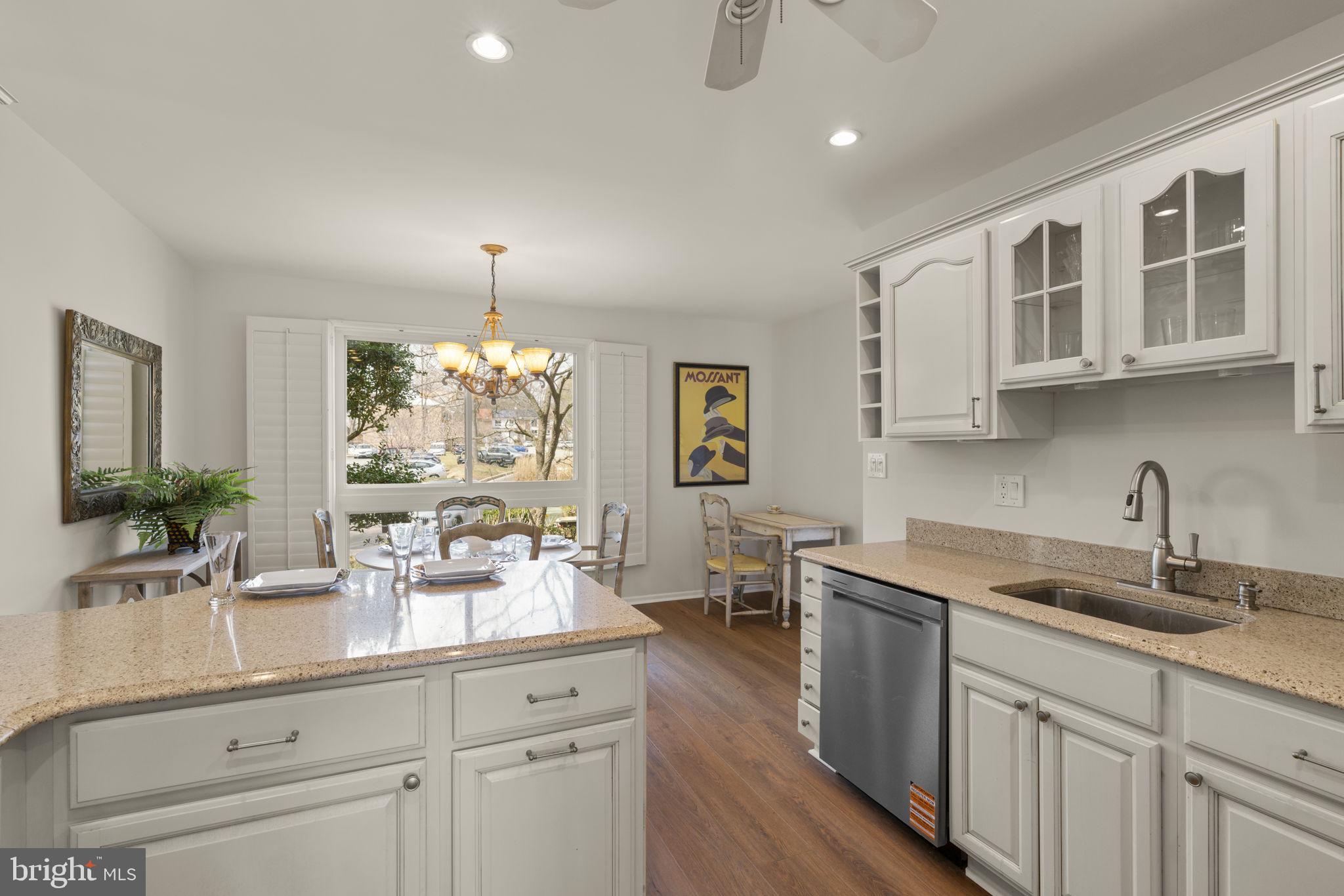 7263 Dockside Lane Columbia, MD 21045 - Photo 11 of 56 Updated kitchen with display cabinetry