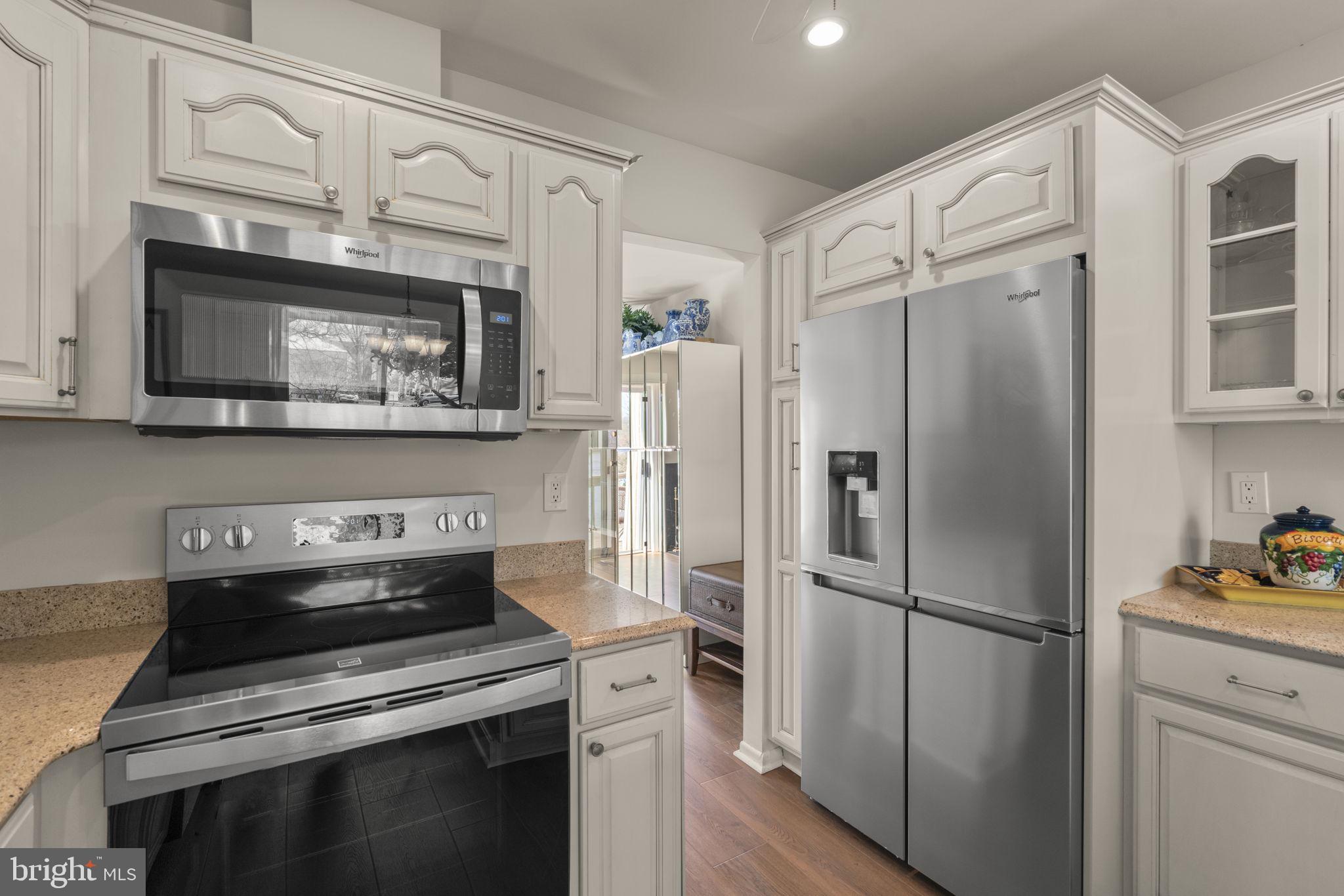 7263 Dockside Lane Columbia, MD 21045 - Photo 12 of 56 Brand new appliances