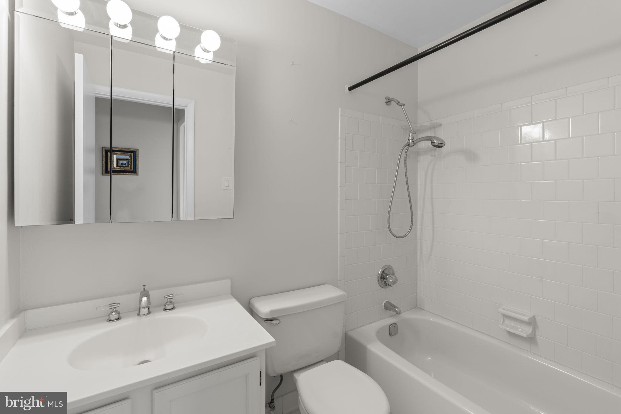 7263 Dockside Lane Columbia, MD 21045 - Photo 23 of 56 Hall full bath