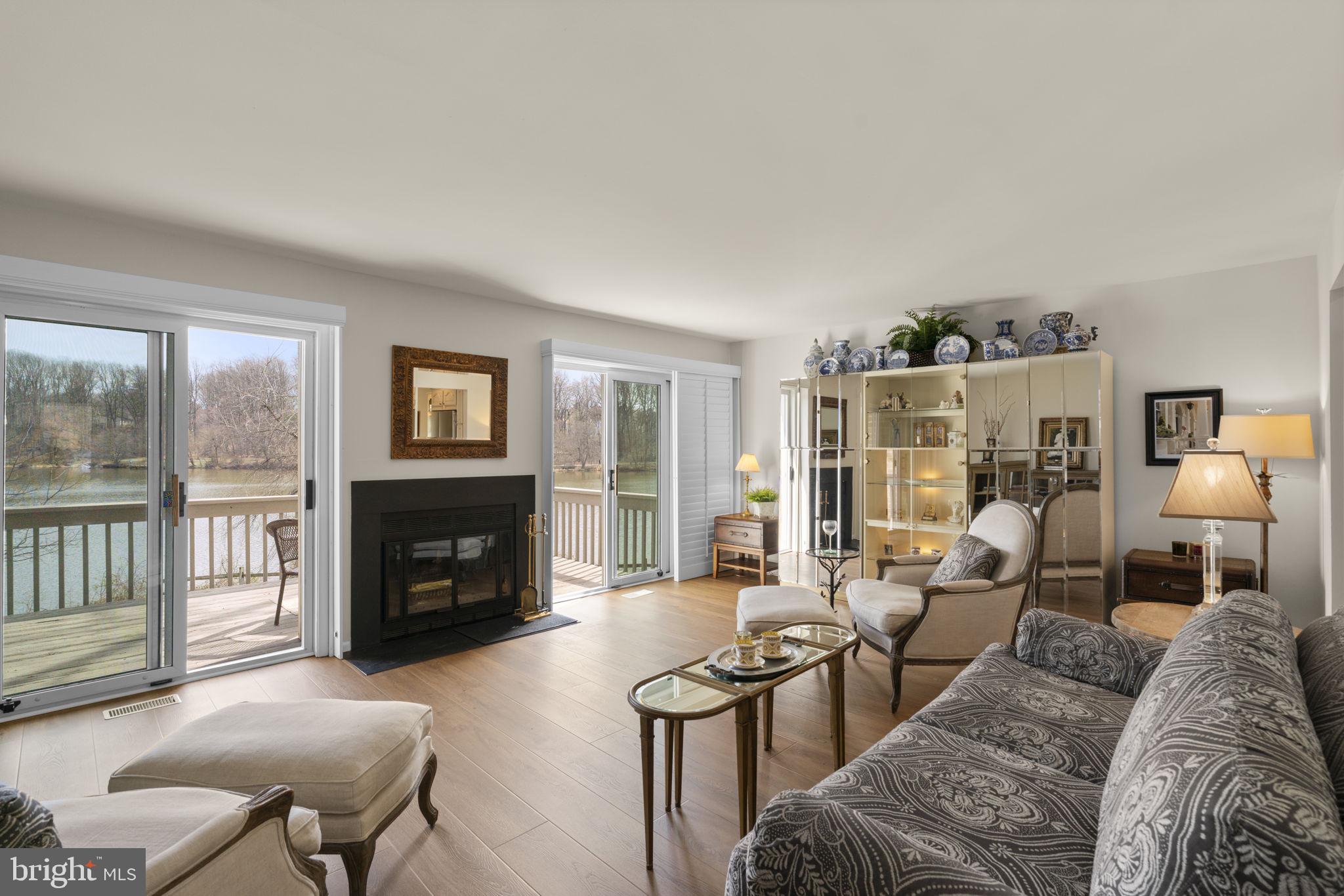 7263 Dockside Lane Columbia, MD 21045 - Photo 7 of 56 Lakefront living room
