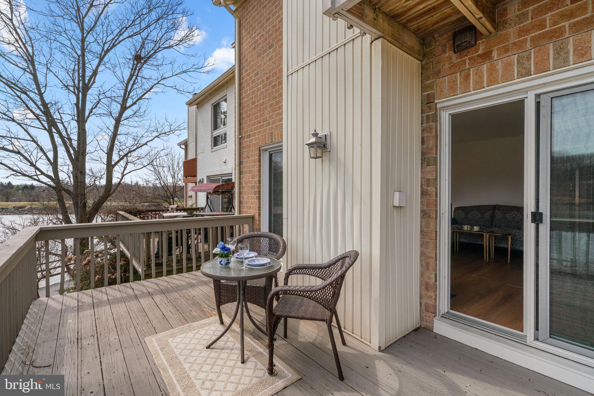 7263 Dockside Lane Columbia, MD 21045 - Photo 9 of 56 Middle level deck off of the living room