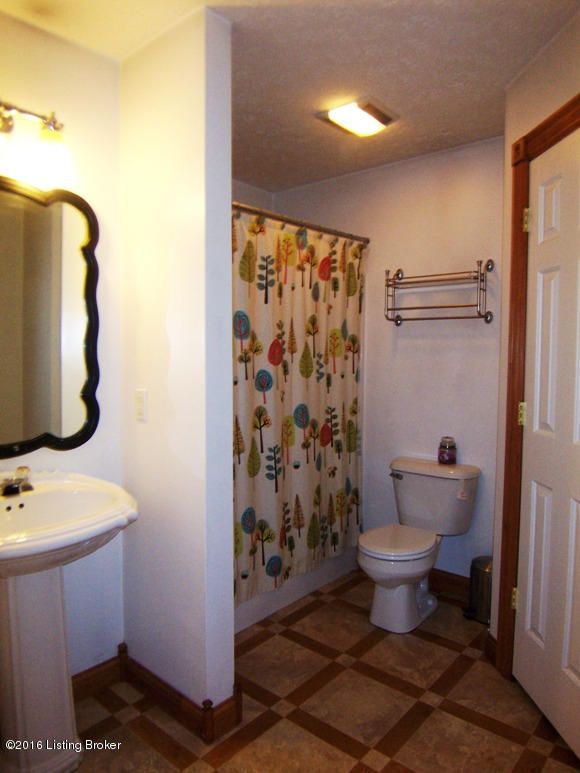 6290 Loretto Road Bardstown, KY 40004 - Photo 13 of 21 12 BATH 2