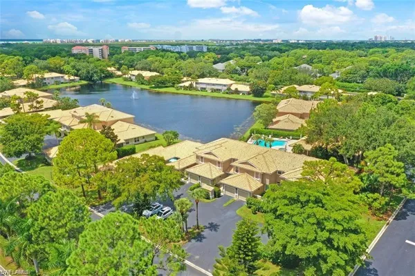 $4,500 | 341 Emerald Bay Circle, Unit T5, Naples, FL 34110