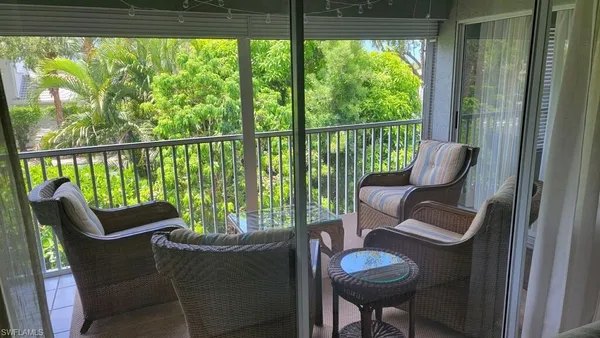 $4,500 | 341 Emerald Bay Circle, Unit T5, Naples, FL 34110
