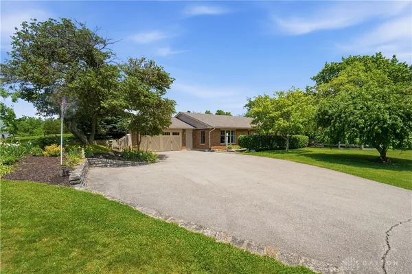 $492,000 | 660 West Lytle-Five Points Road, Springboro, OH 45066