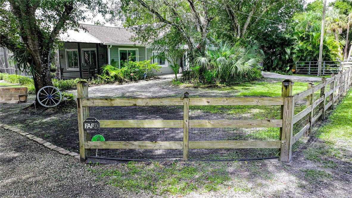 12120 Coyle Road Fort Myers, FL 33905 - Photo 12 of 50 Gallery Image 12