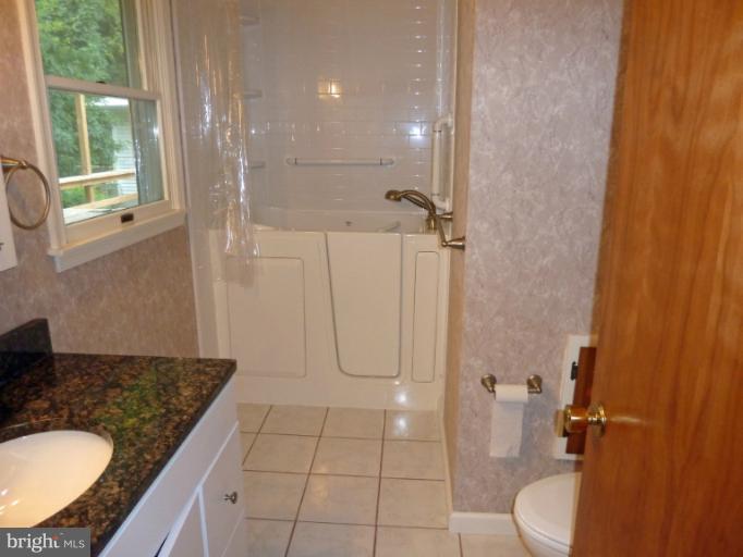 5447 Tates Bank Road Cambridge, MD 21613 - Photo 13 of 21 Bath (Master)