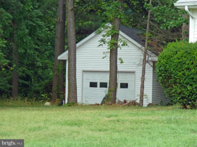 Detached Garage
