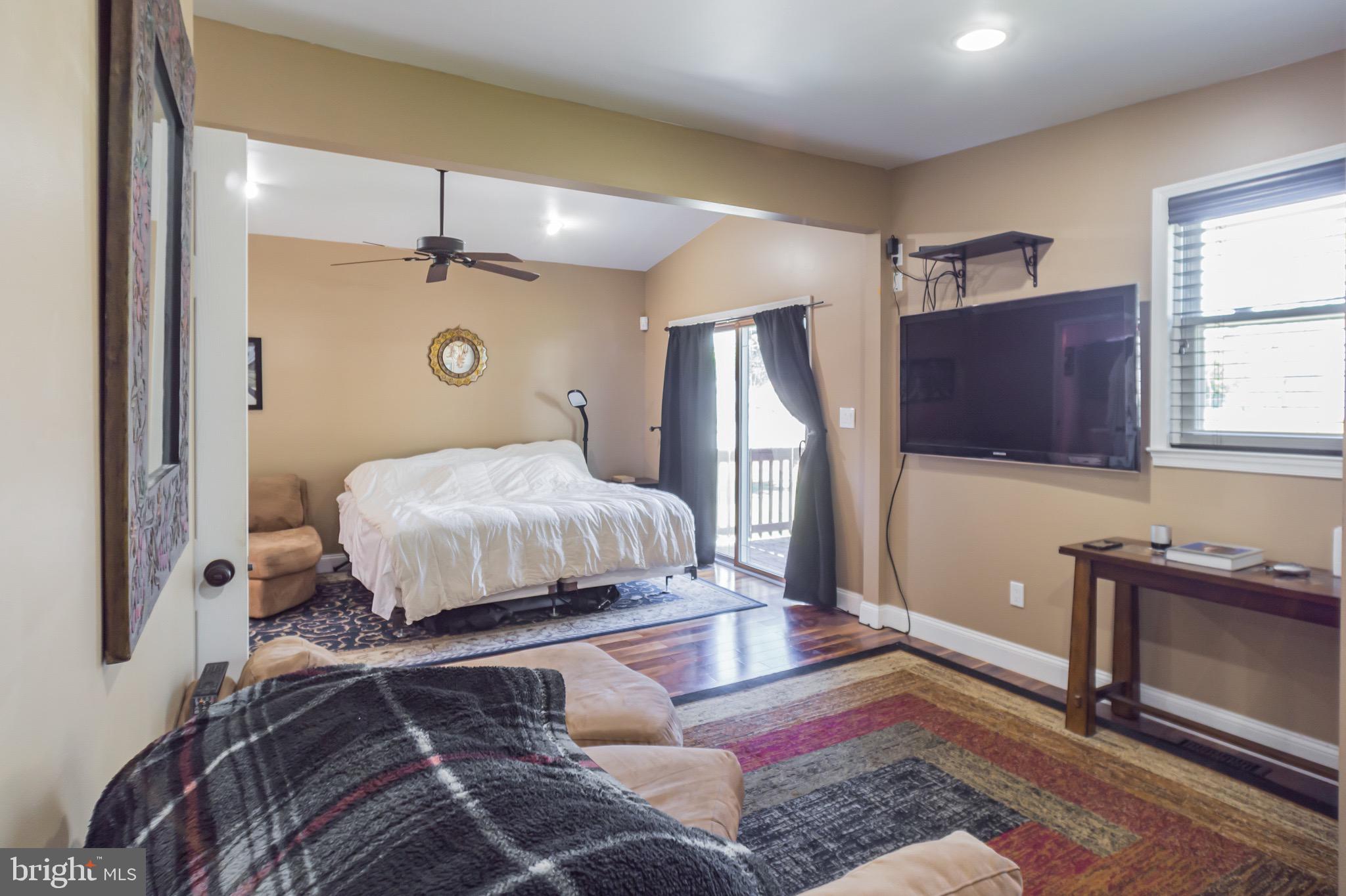11052 Knights Road Philadelphia, PA 19154 - Photo 13 of 33