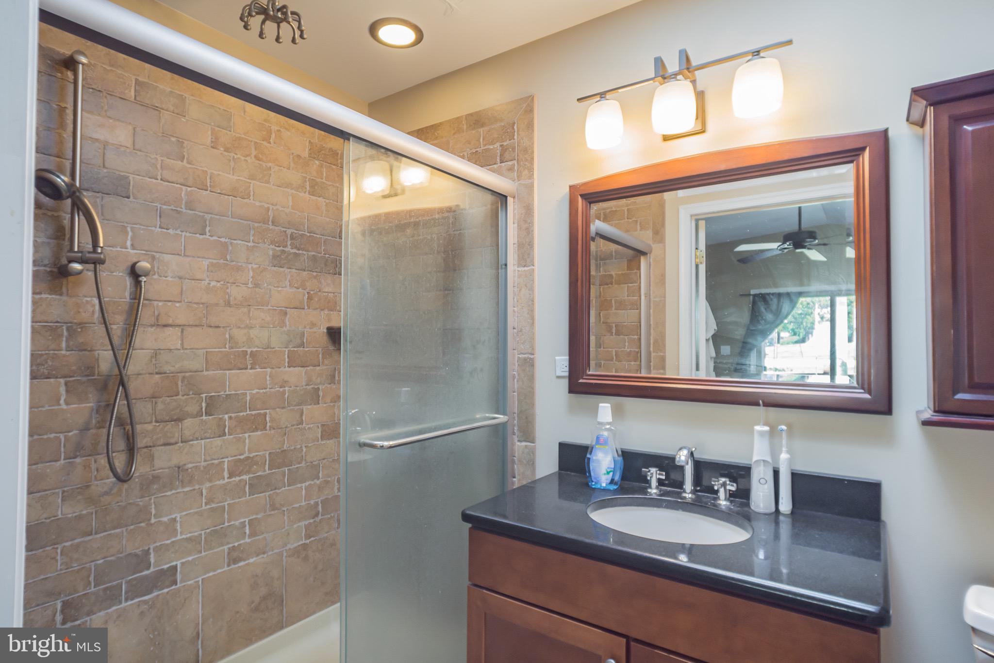 11052 Knights Road Philadelphia, PA 19154 - Photo 15 of 33