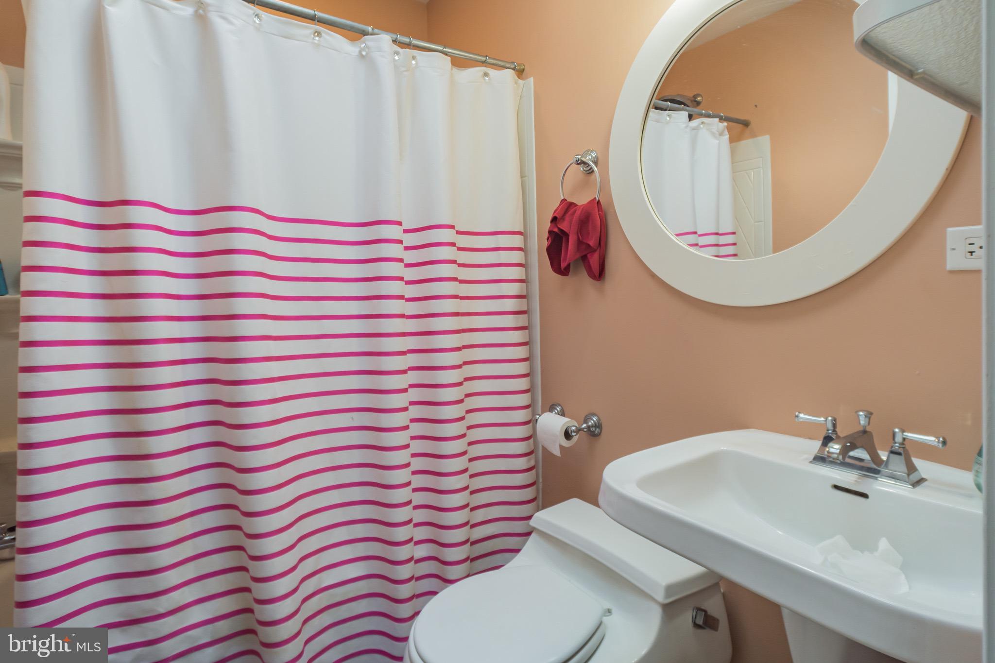 11052 Knights Road Philadelphia, PA 19154 - Photo 19 of 33