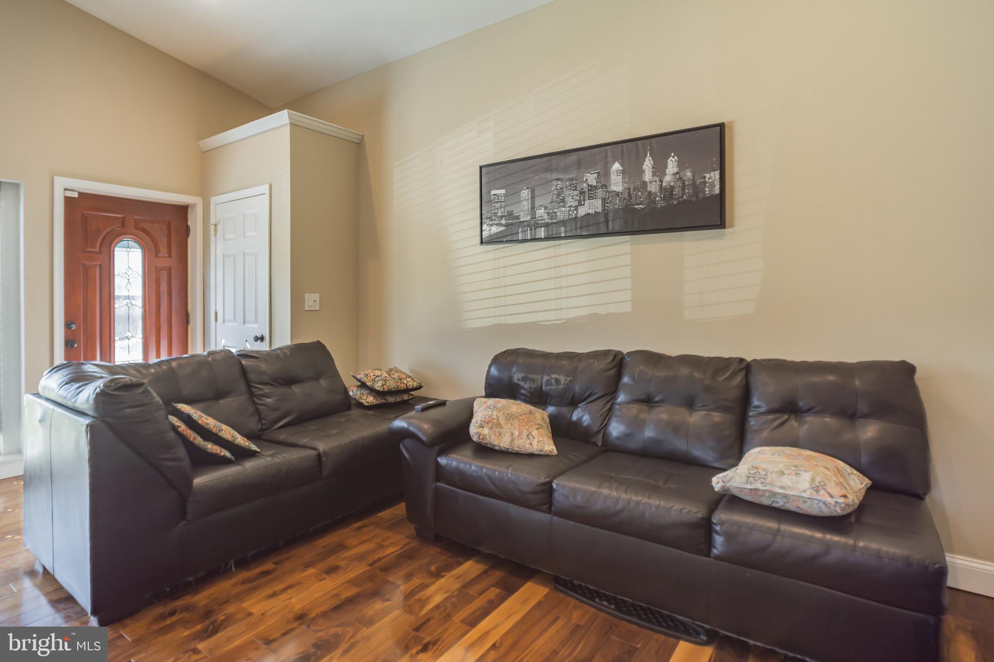 11052 Knights Road Philadelphia, PA 19154 - Photo 3 of 33