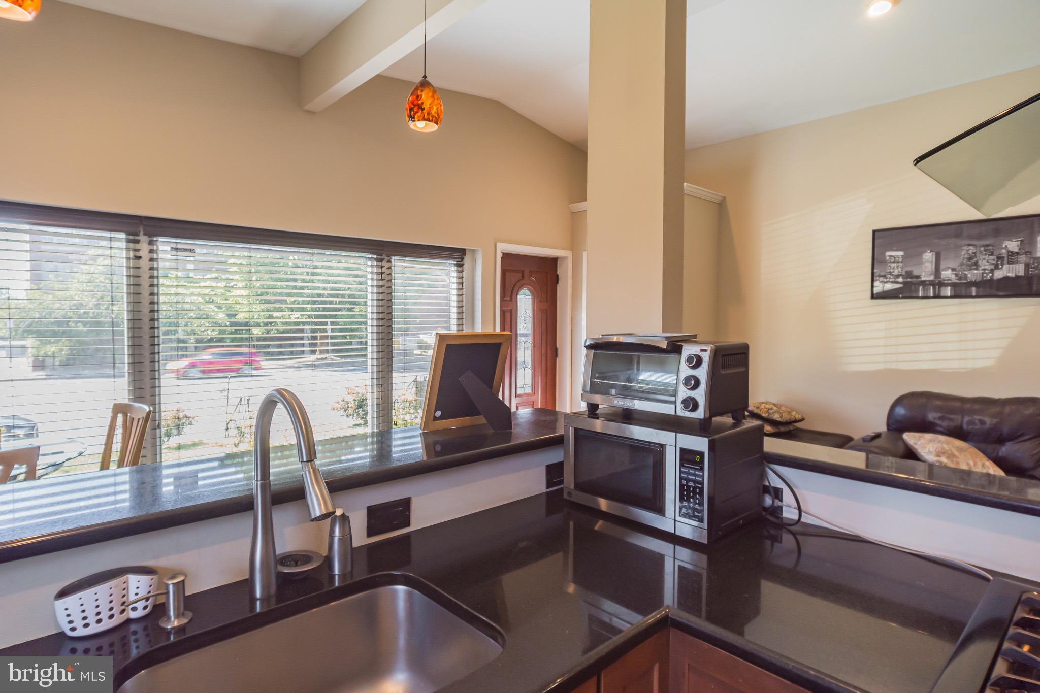 11052 Knights Road Philadelphia, PA 19154 - Photo 7 of 33