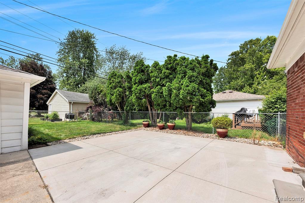 1863 Prestwick Road Grosse Pointe, MI 48236 - Photo 21 of 29