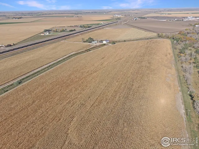 a view of a walk in closet
