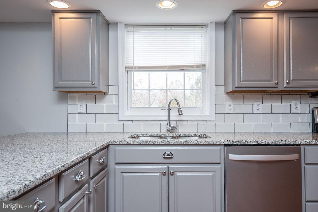 144 Little Whim Road Fredericksburg, VA 22405 - Photo 5 of 61