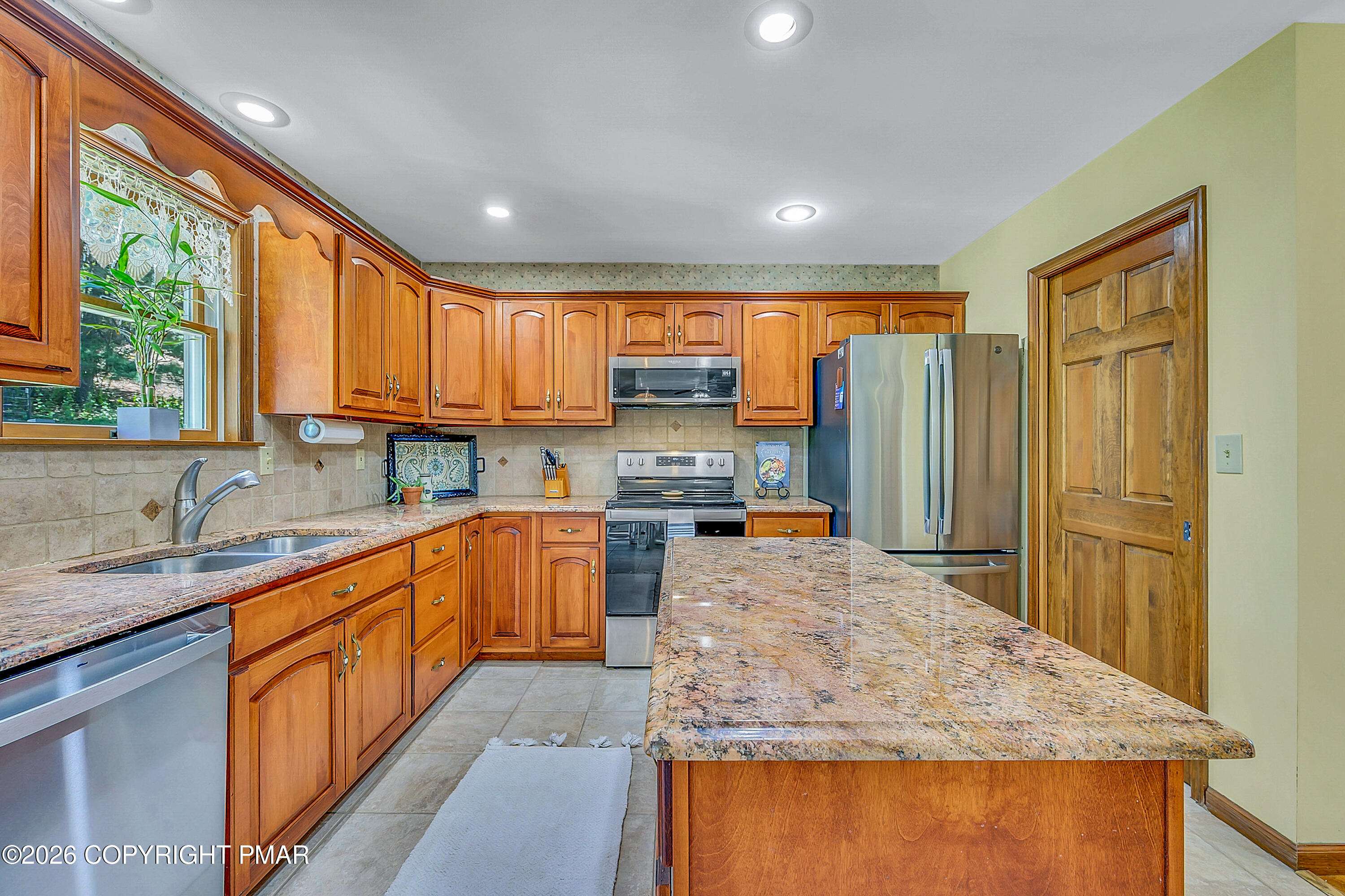 207 Smiley Lane Stroudsburg, PA 18360 - Photo 20 of 85 Smiley -47
