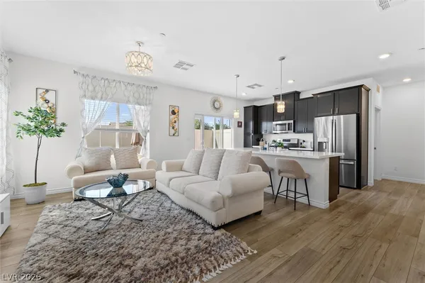 $2,700 | 237 Callen Falls Avenue, Unit 2011, Henderson, NV 89011