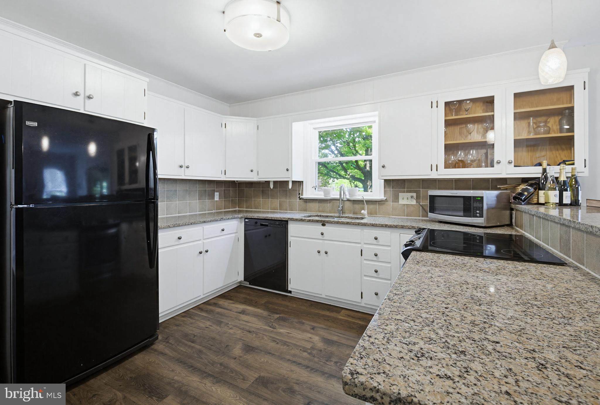 35 Pinewood Avenue Lititz, PA 17543 - Photo 6 of 27 Gallery Image 6