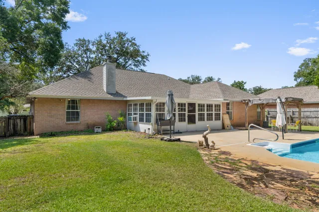 a house with outdoor space and sitting space