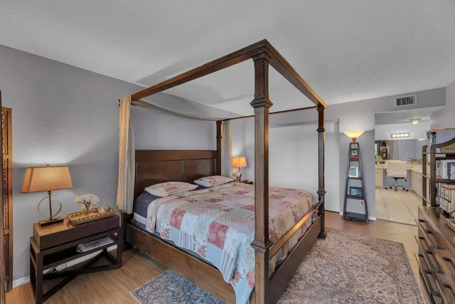 $280,000 | 5650 Camino Del Sol, Unit 205, Boca Raton, FL 33433