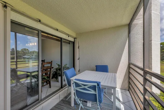 $280,000 | 5650 Camino Del Sol, Unit 205, Boca Raton, FL 33433