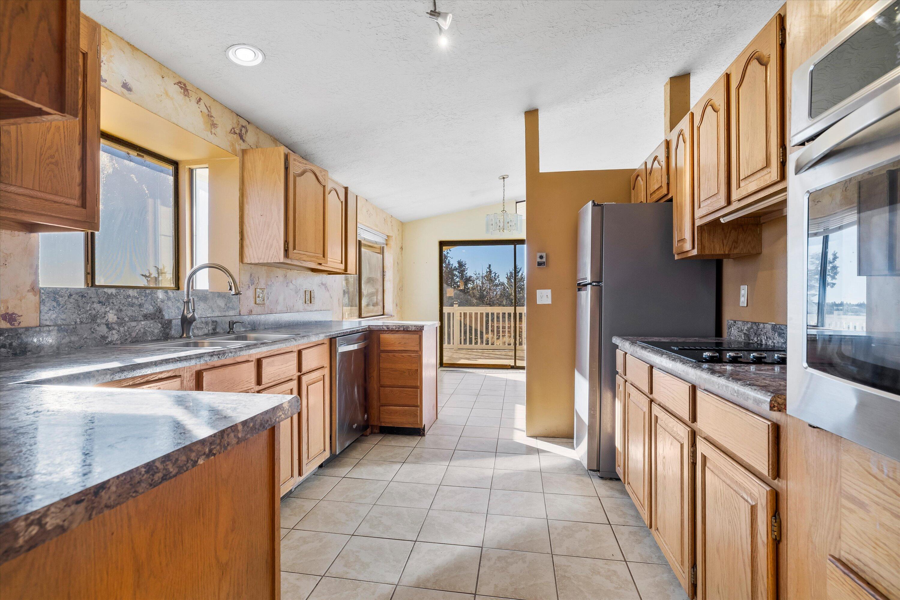 9055 Southwest Meadow Road Terrebonne, OR 97760 - Photo 5 of 33 16-6_4634JillRosell