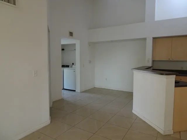 $2,000 | 4241 San Marino Boulevard, Unit 208, West Palm Beach, FL 33409