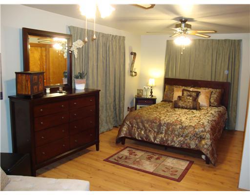6 Bench Drive McKees Rocks, PA 15136 - Photo 7 of 13 Master Bedroom.