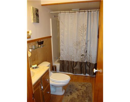 6 Bench Drive McKees Rocks, PA 15136 - Photo 10 of 13 Full Bath.