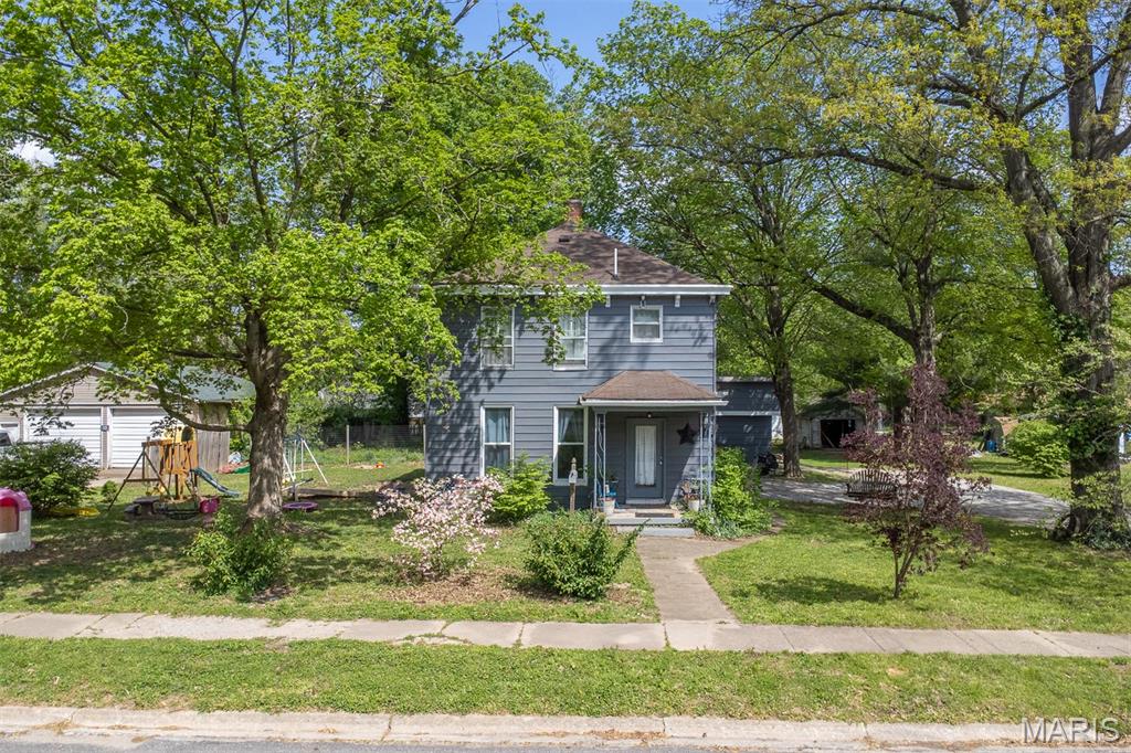425 Rountree Street Hillsboro, IL 62049 - Photo 1 of 18 Gallery Image 1