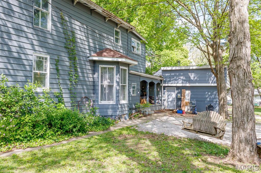 425 Rountree Street Hillsboro, IL 62049 - Photo 4 of 18 Gallery Image 4
