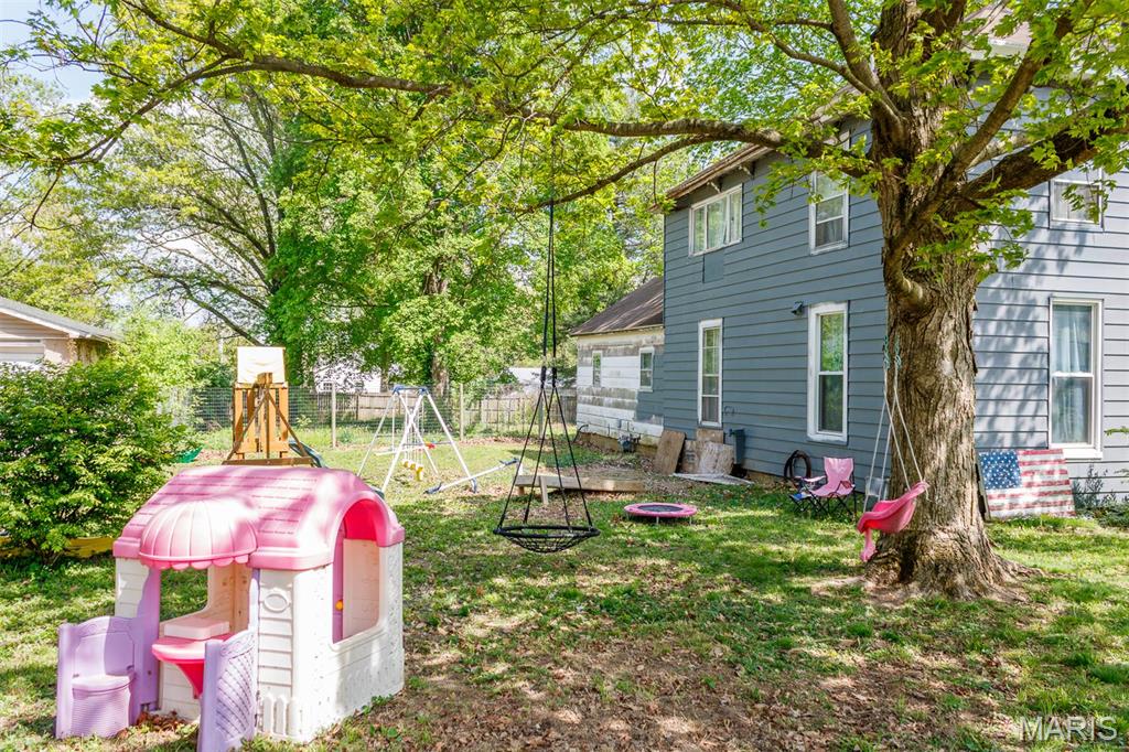 425 Rountree Street Hillsboro, IL 62049 - Photo 5 of 18 Gallery Image 5