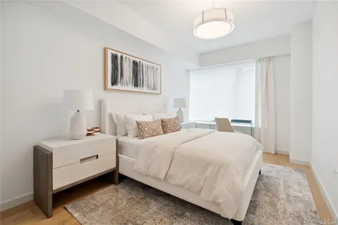 $1,811,900 | 218 Middle Neck Road, Unit 311, Great Neck, NY 11021