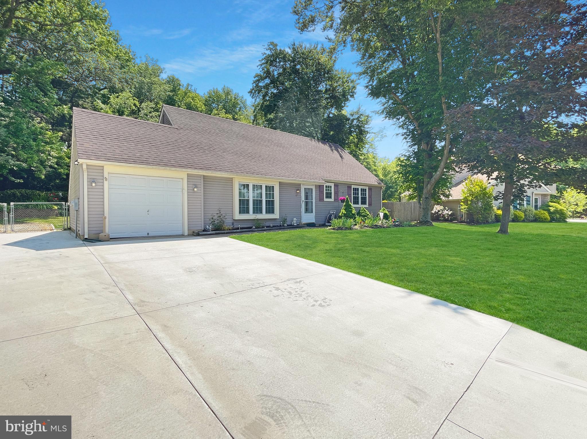 17 Whitlow Drive Westampton, NJ 08060 - Photo 2 of 34