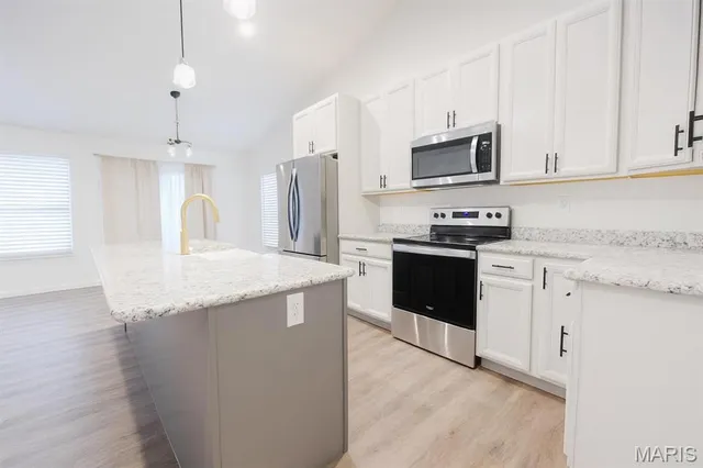 $399,000 | 205 Eisenhower Boulevard, Troy, IL 62294