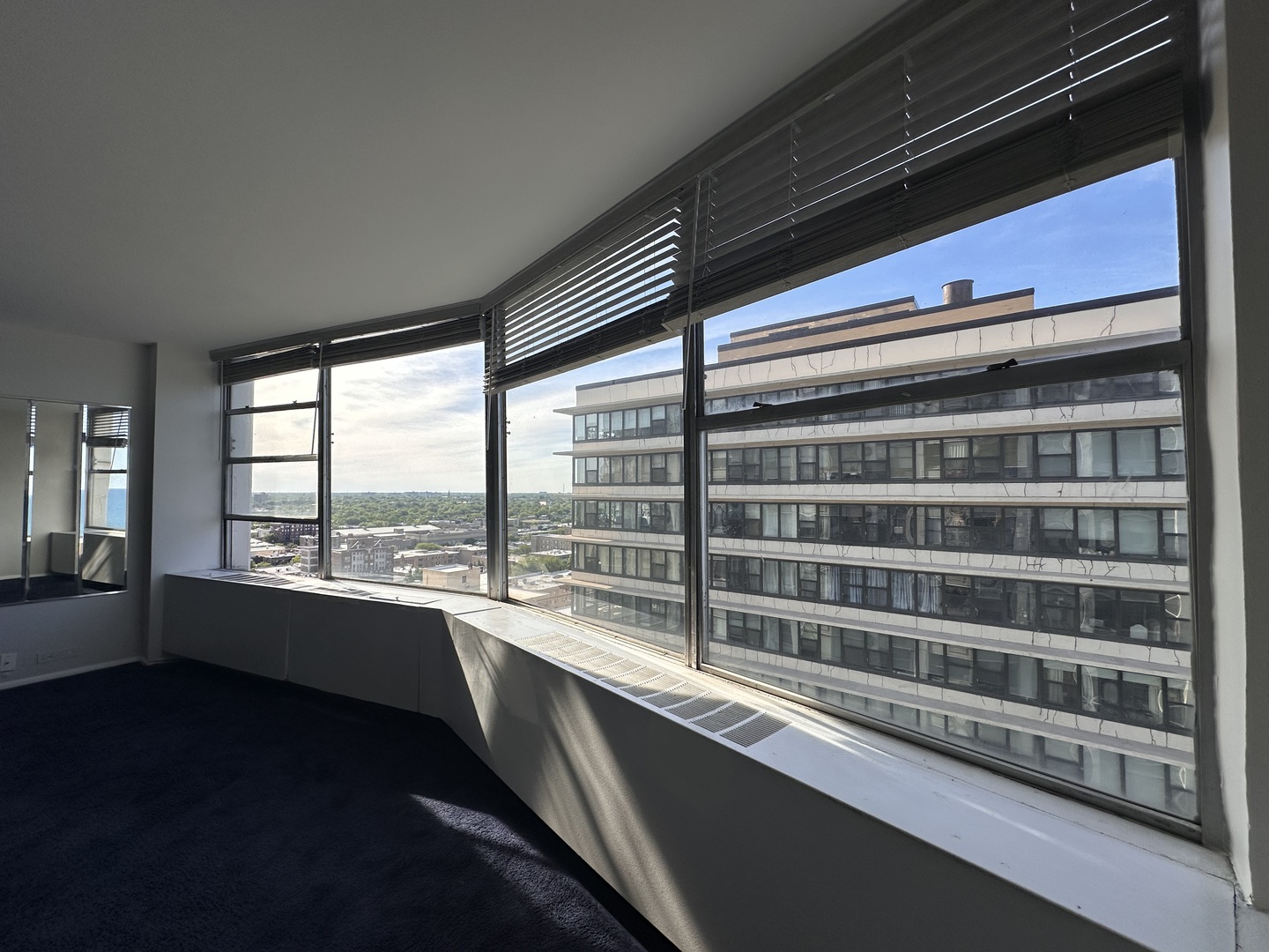 5757 North Sheridan Road, Unit 17C Chicago, IL 60660 - Photo 10 of 21