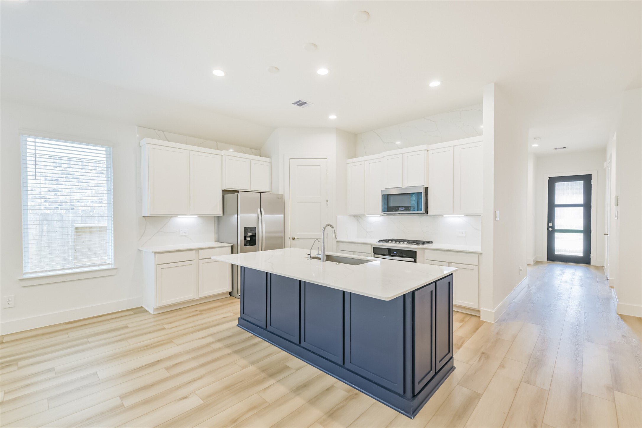218 Springfield Terrace Drive Conroe, TX 77304 - Photo 16 of 39